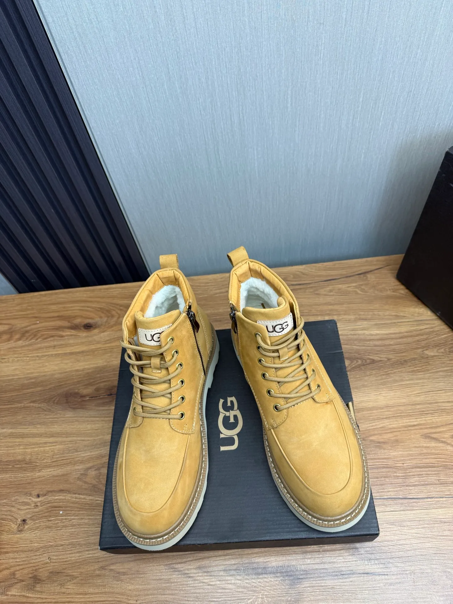 Factory price 640💰 [UGG] Men's hot winter warm boots🐑Simple and fashionable design, cowhide➕comfortable and warm wool lining. Soft and comfortable to wear, good warmth retention, and excellent foot feel. Regular size 38-45